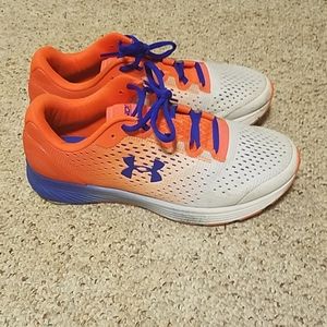 Under Armour youth size 7 running shoes